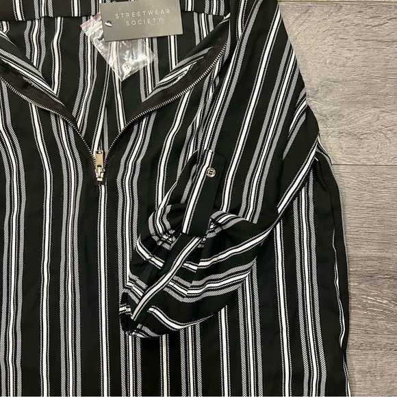 3 for $20 Loose fit striped shirt, 3/4 sleeve with button detail zip front - Picture 5 of 8